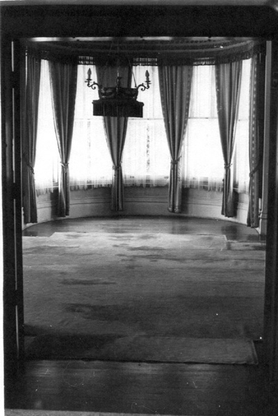 Billilla-Brighton-front room-north-west corner