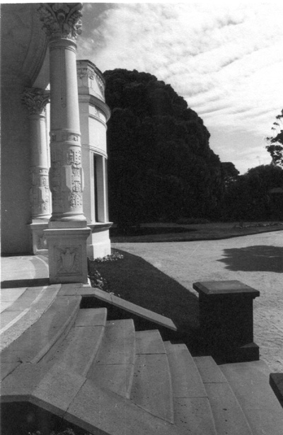 Billilla-Brighton-looking from front steps to the south