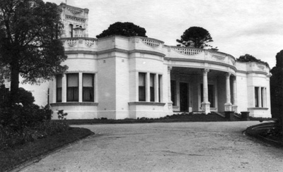 Billilla-Brighton-front of house