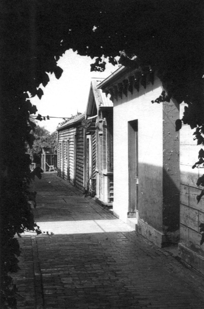 Billilla-Brighton-outbuildings