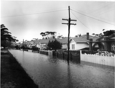 Flooding-New St-Brighton