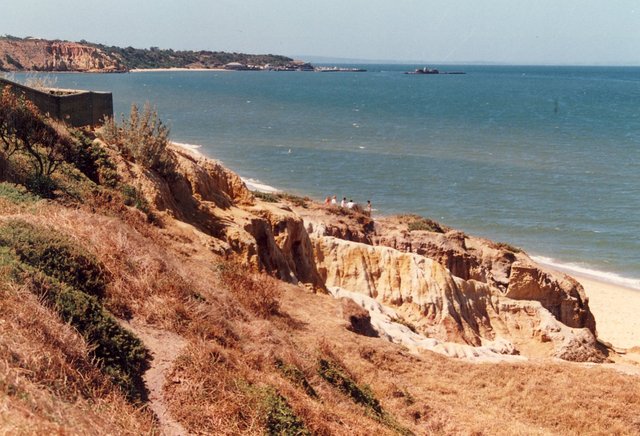 Red Bluff, Half Moon Bay, Black Rock