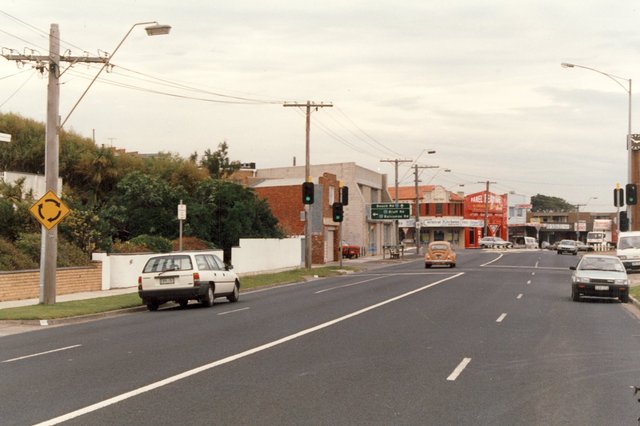 Beach Road looking south, Black Rock