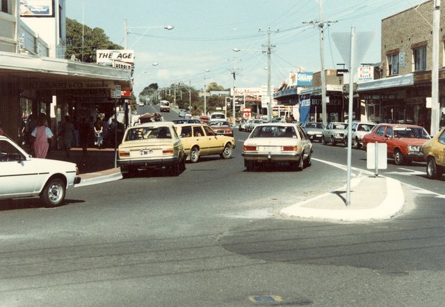 Balcombe Road looking east, Black Rock