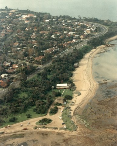 Beach Road - Table Rock - Beaumaris