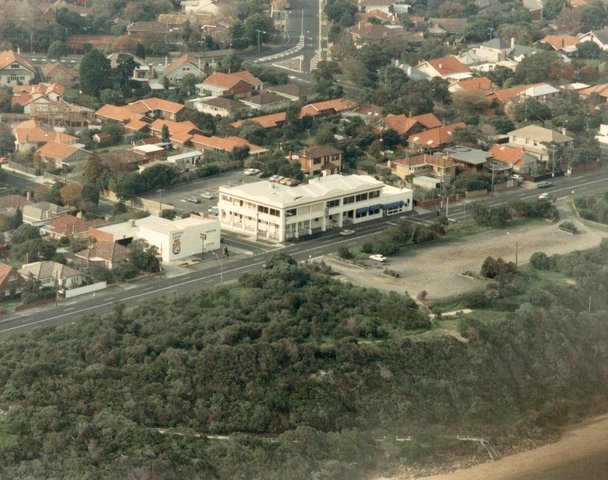 Red Bluff Hotel, Beach Road, Sandringham