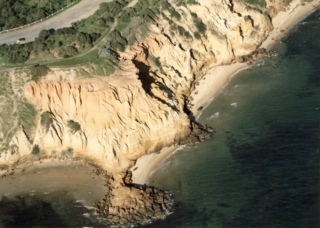 Red Bluff, Black Rock