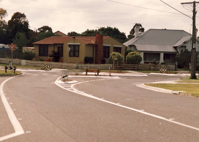 Bridge Street, Bamfield Street, Highett Road roundabout, Hampton