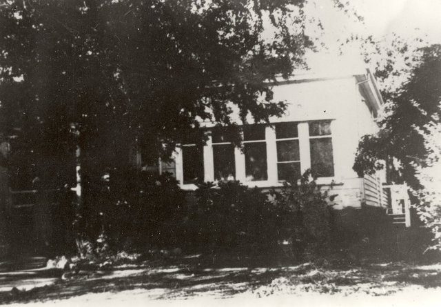 Esmerelda, Hampton