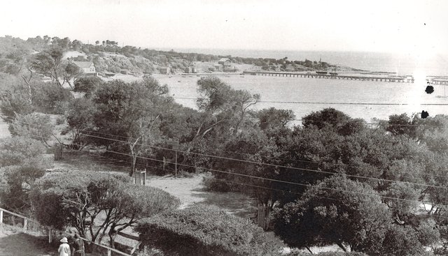 Looking towards the pier, Hampton