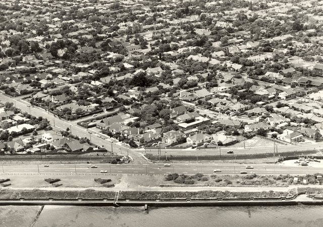 Beach Road/New Street intersection, Brighton