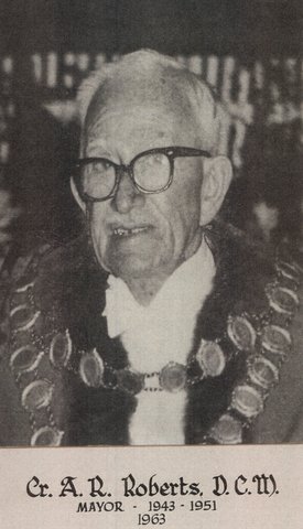 Cr A.R. Roberts D.G.M., Mayor of Brighton