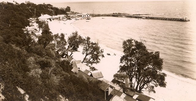 A charming glimpse, Half Moon Bay, Black Rock