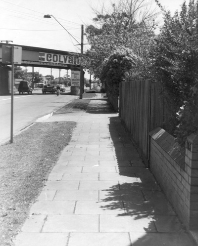 Pt Nepean Rd at Gardenvale east side of road looking towards Melbourne
