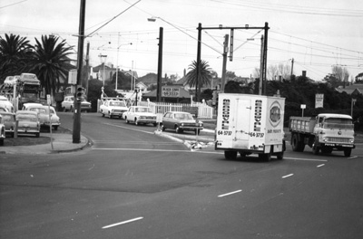 Railway gates-South and Beach Roads Brighton