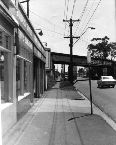 Pt Nepean Rd at Gardenvale west side of road looking towards Melbourne