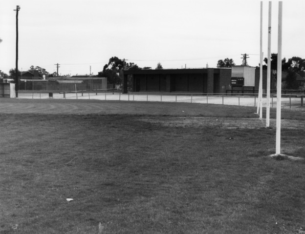 L.S Reid Oval pavilion, Doveton