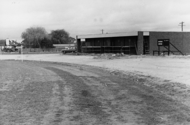 L.S Reid Oval pavilion, Doveton