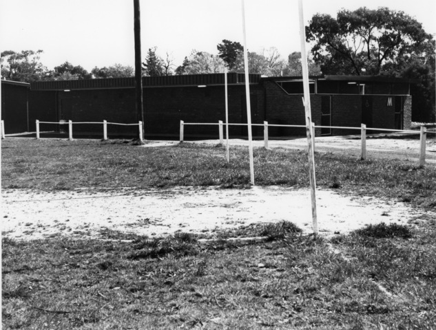 Percy Trewin oval pavilion, Berwick