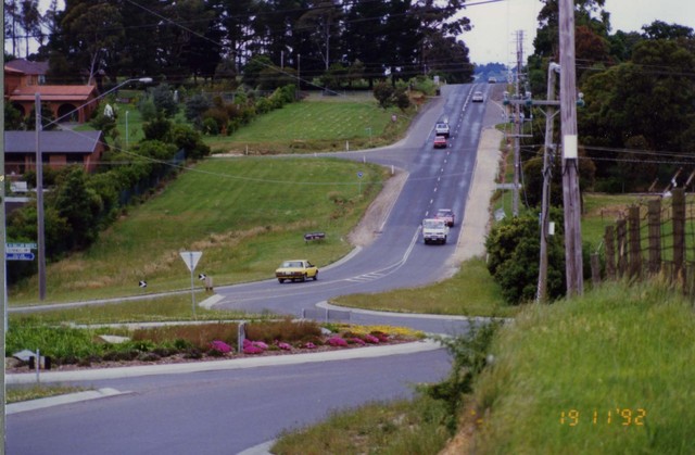 Heatherton Road, looking east