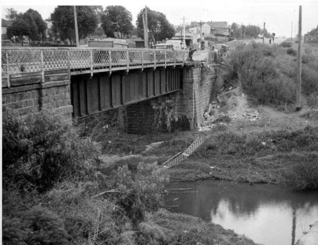 Aftermath of accident on Bell Street bridge