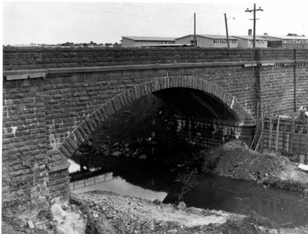 Stone bridge over Merri Creek, Murray Rd Coburg