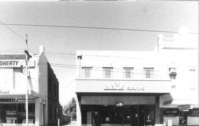 EJ Doherty real estate, Dunnes Lane, ANZ bank , Hoi Gee Cafe