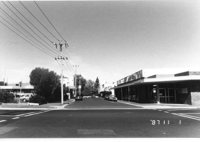 Victoria St looking east towards mall