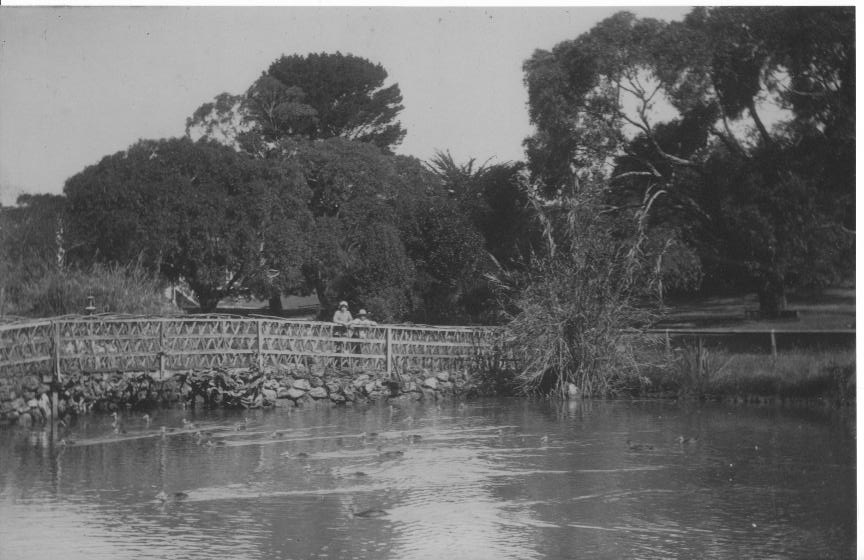 [Warrnambool botanical gardens]