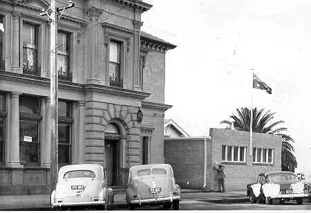 [Archie Graham Centre, Warrnambool]