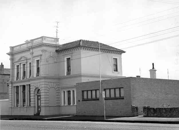[Archie Graham Centre, Warrnambool]