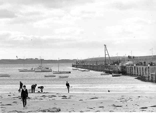 [Warrnambool Breakwater]