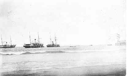 [Boats in bay]