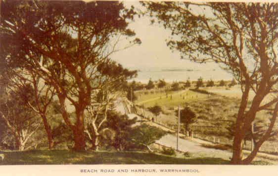 Beach Road and harbour, Warrnambool