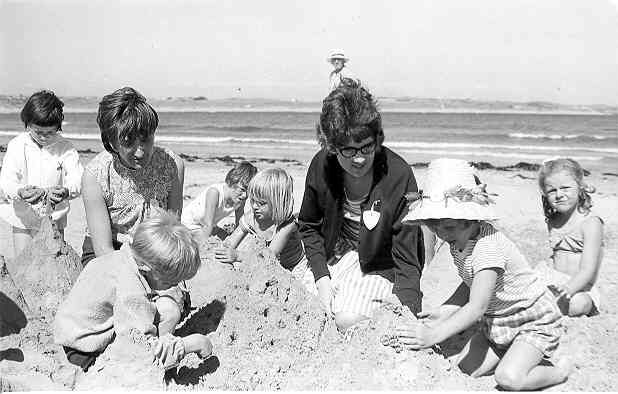 [Beach party]