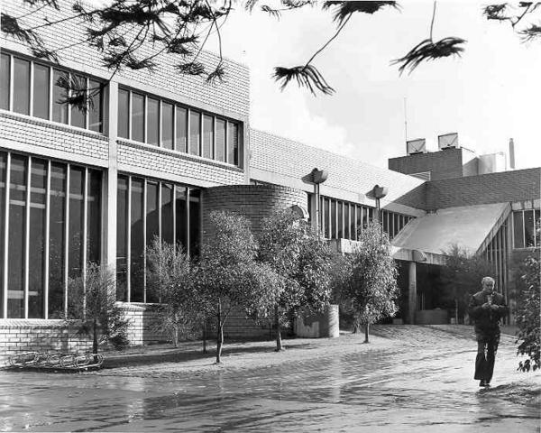 [Warrnambool Library and Civic Centre]