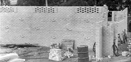 [Kiosk and toilets]