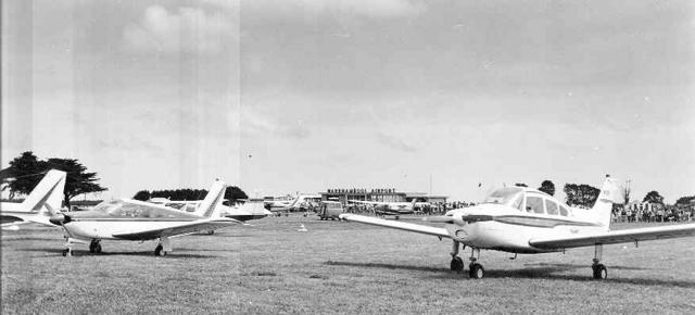 [Aeroplanes at Warrnambool]