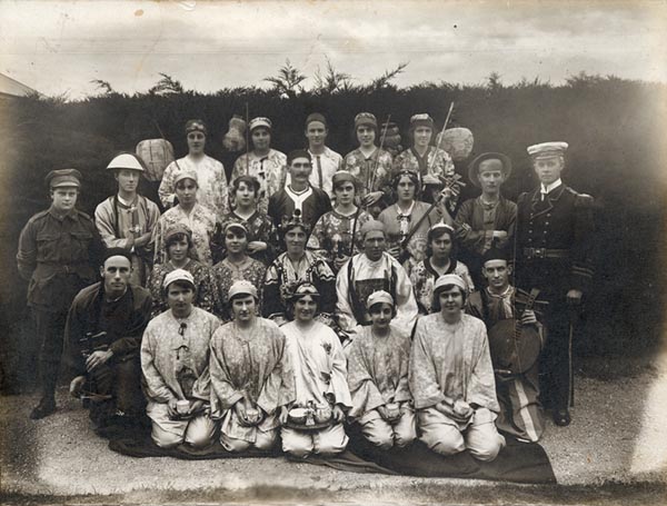 Cast of 'The Mandarin'