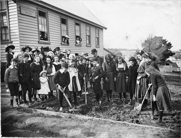 Arbor Day, Ivanhoe State School