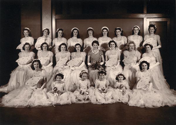 Debutantes at Mayoral Ball