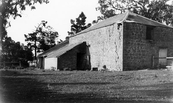 Bluestone barn, Wellington House