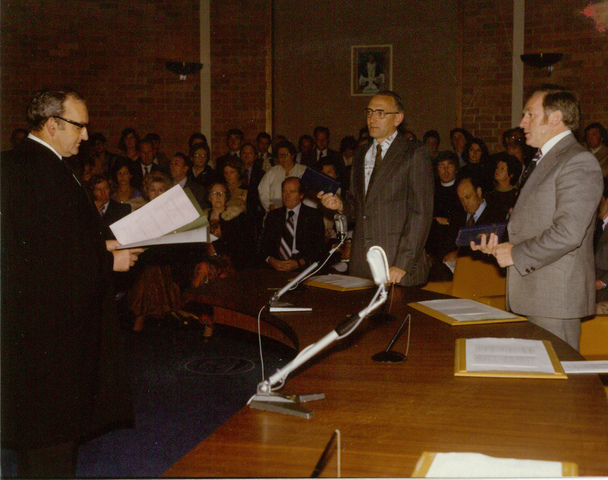 Meeting in Altona Council Chambers