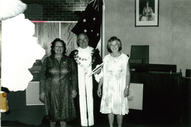 Mayor W.L.J. Crofts with two unidentified persons