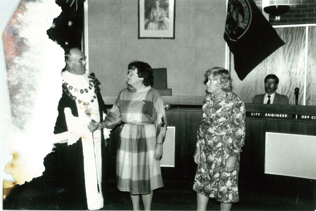 Mayor W.L.J. Crofts with two unidentified persons