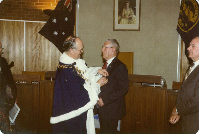 Mayor W. L. J. Crofts  presenting a citizenship award