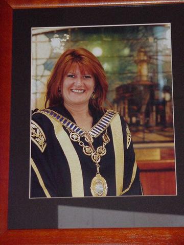 Cr Kelly Minogue, Mayor 1997/98. 