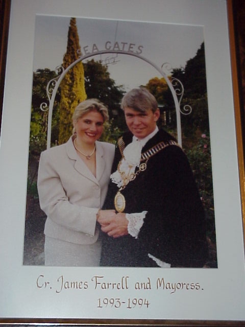 Cr James Farrell (Mayor 1993-94) & Mayoress.  