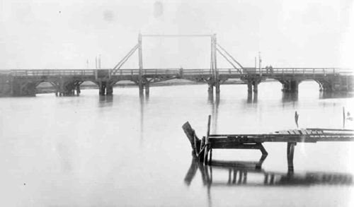 Lynch's Bridge, Maribyrnong River