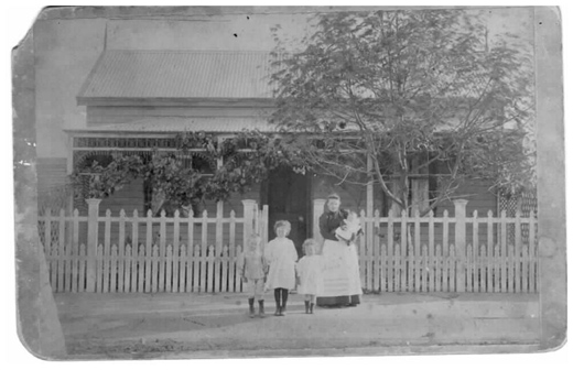 Free family, 29 Gray Street, Yarraville